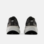 New Balance Men's 860v15