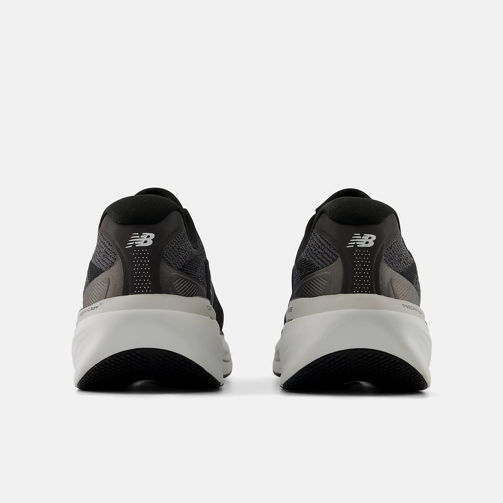 New Balance Men's 860v15