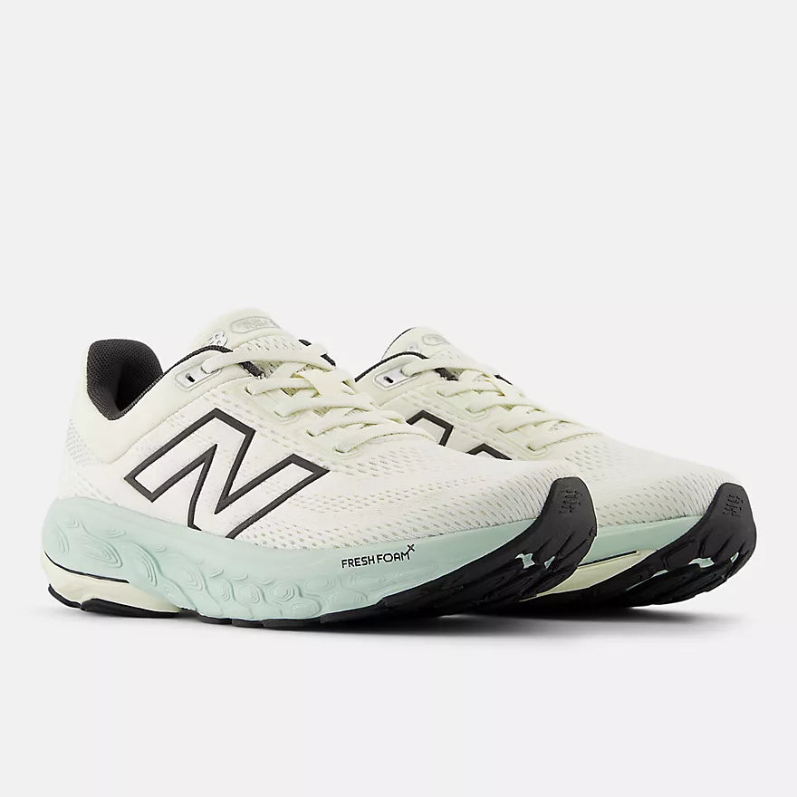 New Balance Women's 860v14